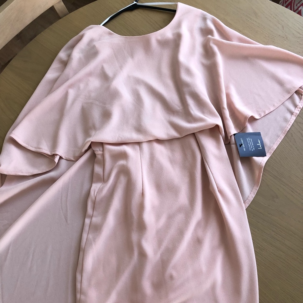 Super cute short pink dress with cape